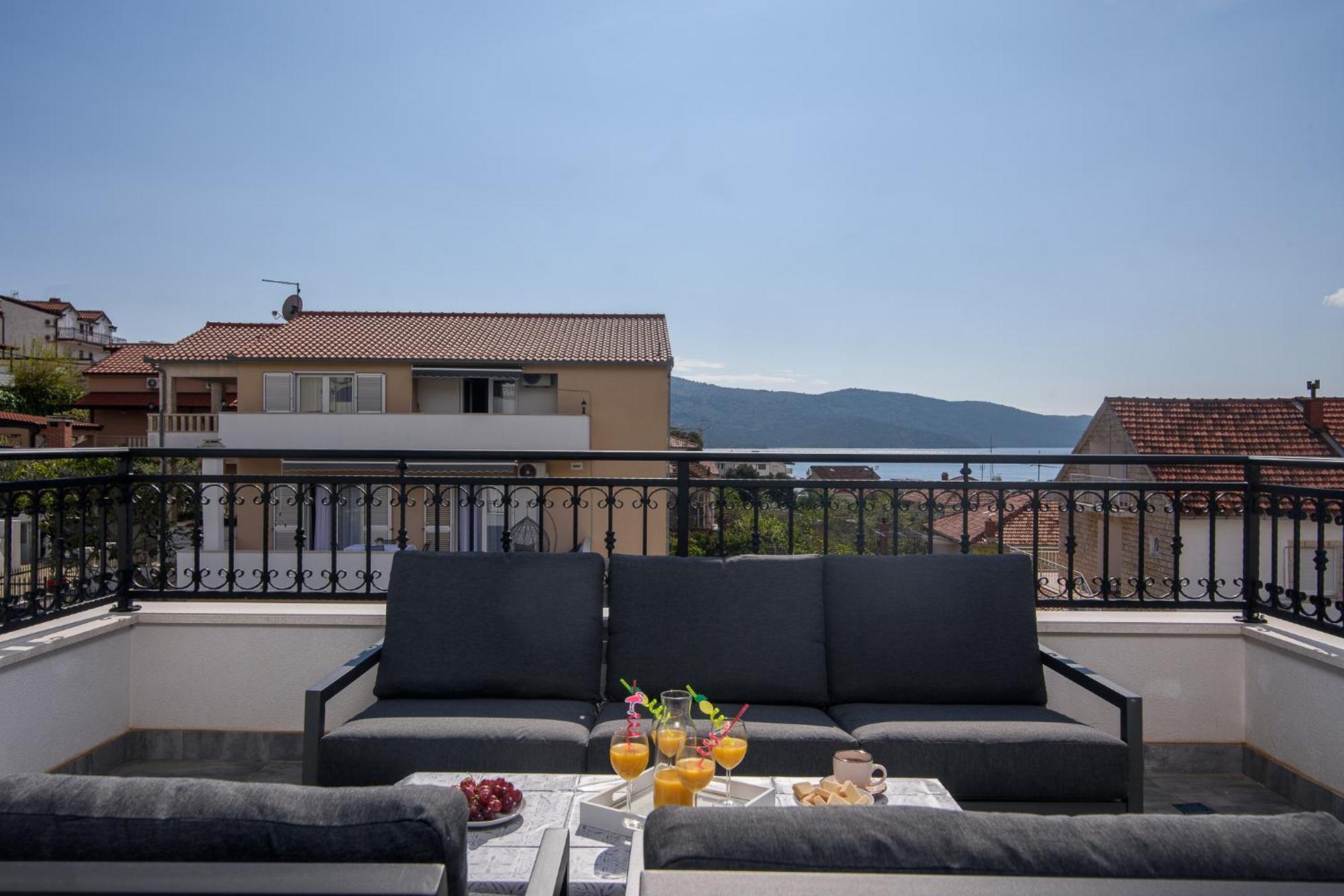 Villa Barbara & Zoran With Free Parking And Heated Swimming Pool Seget Vranjica Zewnętrze zdjęcie