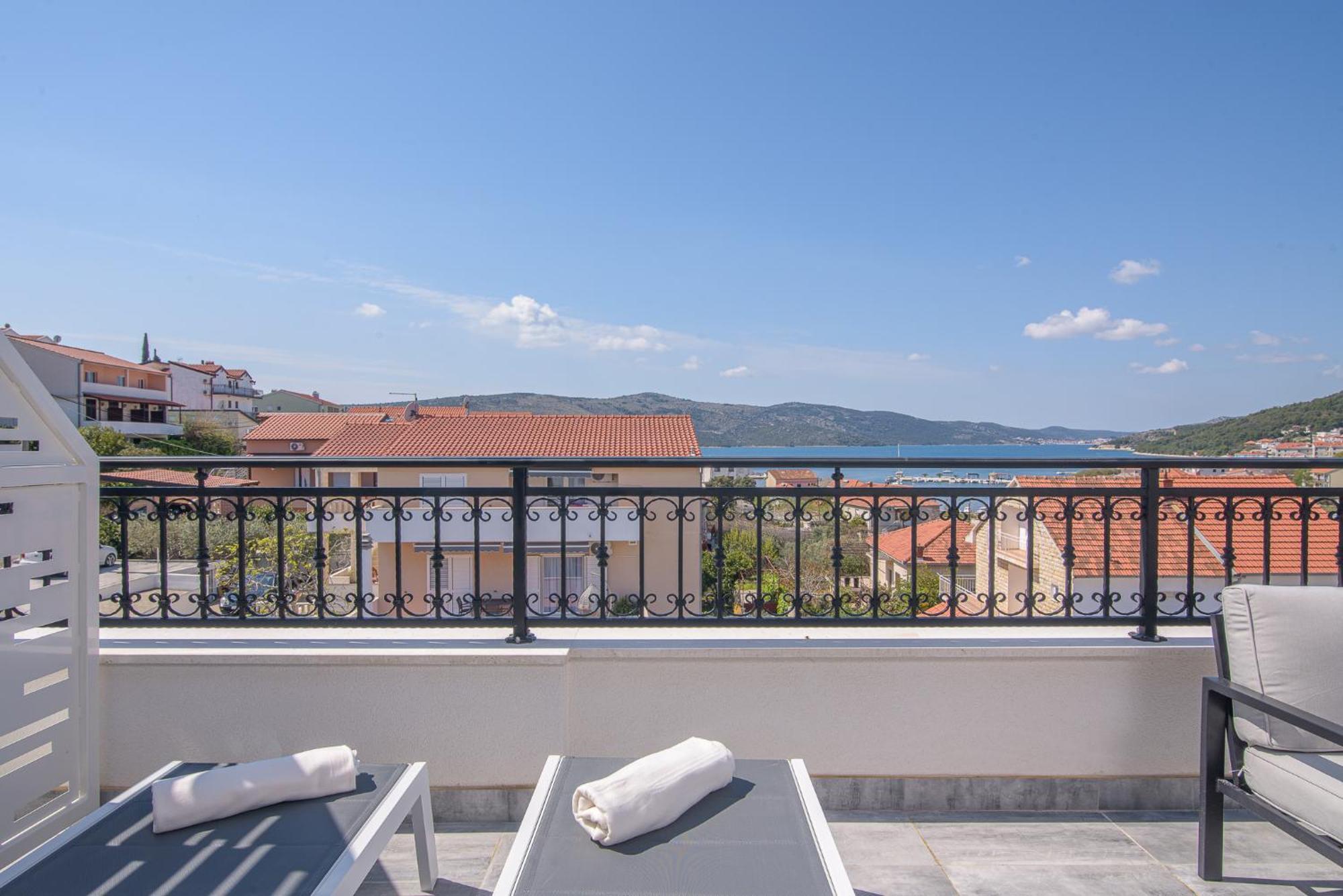 Villa Barbara & Zoran With Free Parking And Heated Swimming Pool Seget Vranjica Zewnętrze zdjęcie