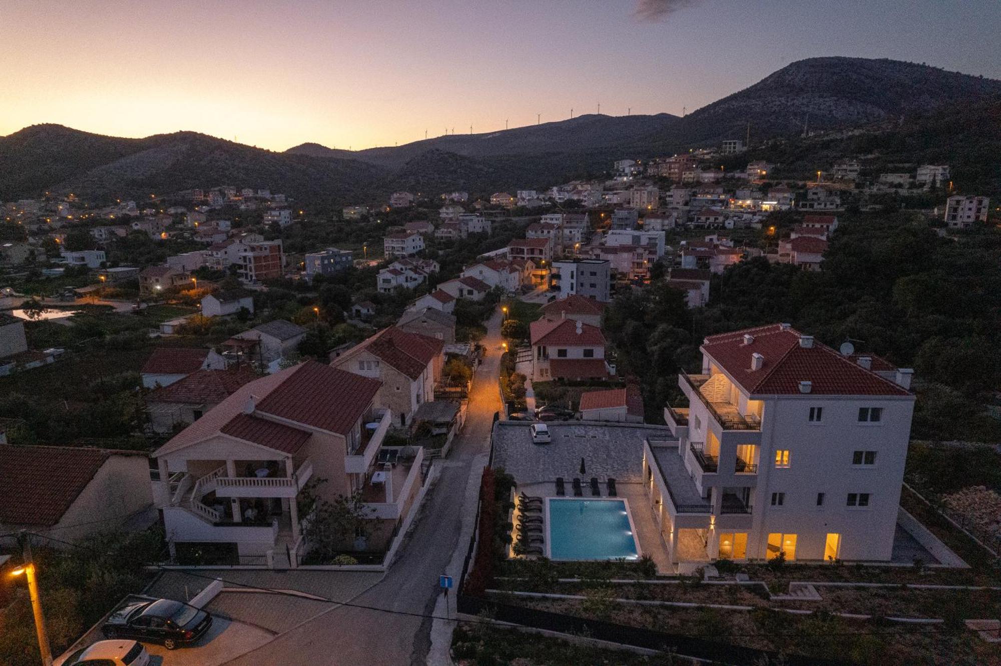 Villa Barbara & Zoran With Free Parking And Heated Swimming Pool Seget Vranjica Zewnętrze zdjęcie
