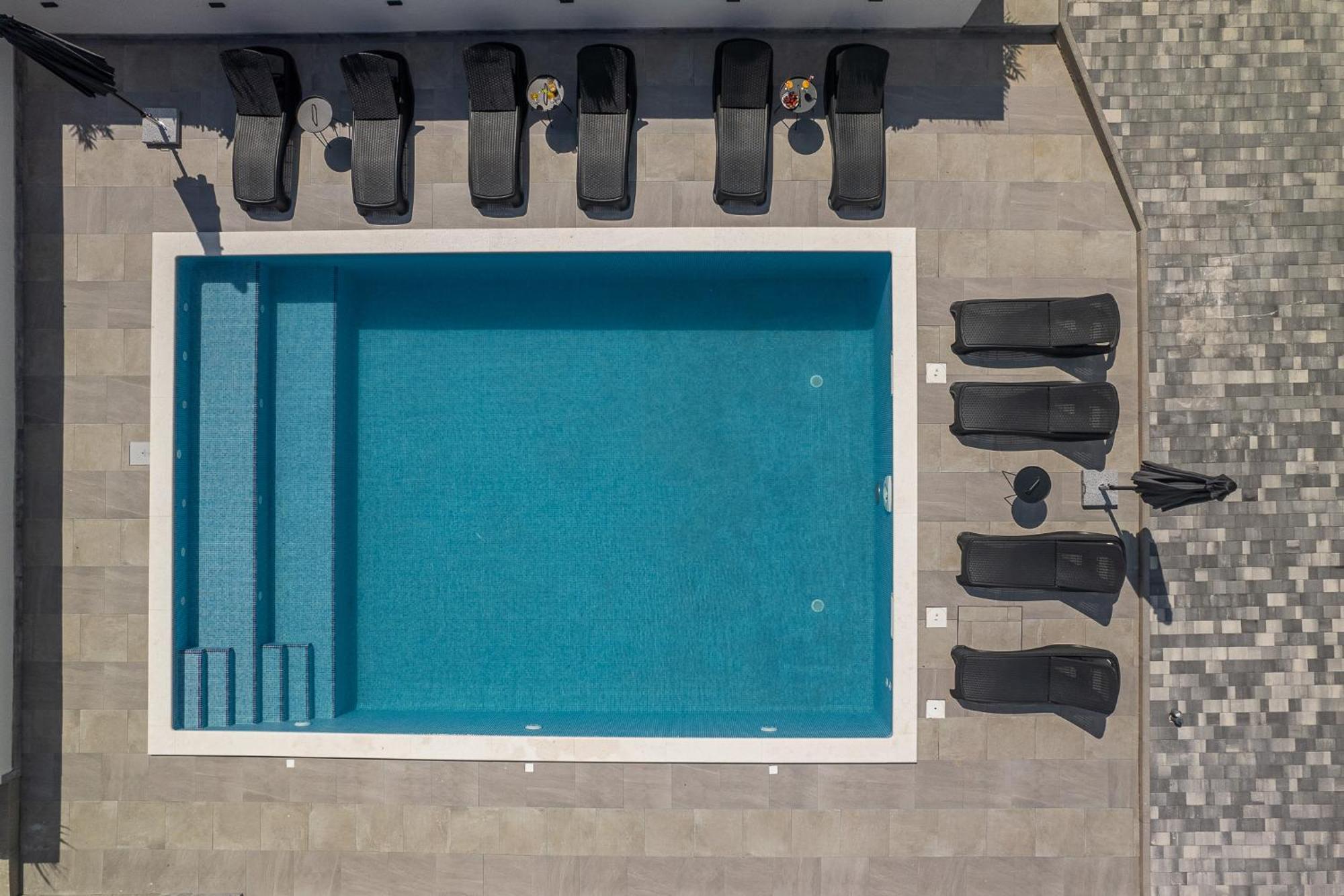 Villa Barbara & Zoran With Free Parking And Heated Swimming Pool Seget Vranjica Zewnętrze zdjęcie