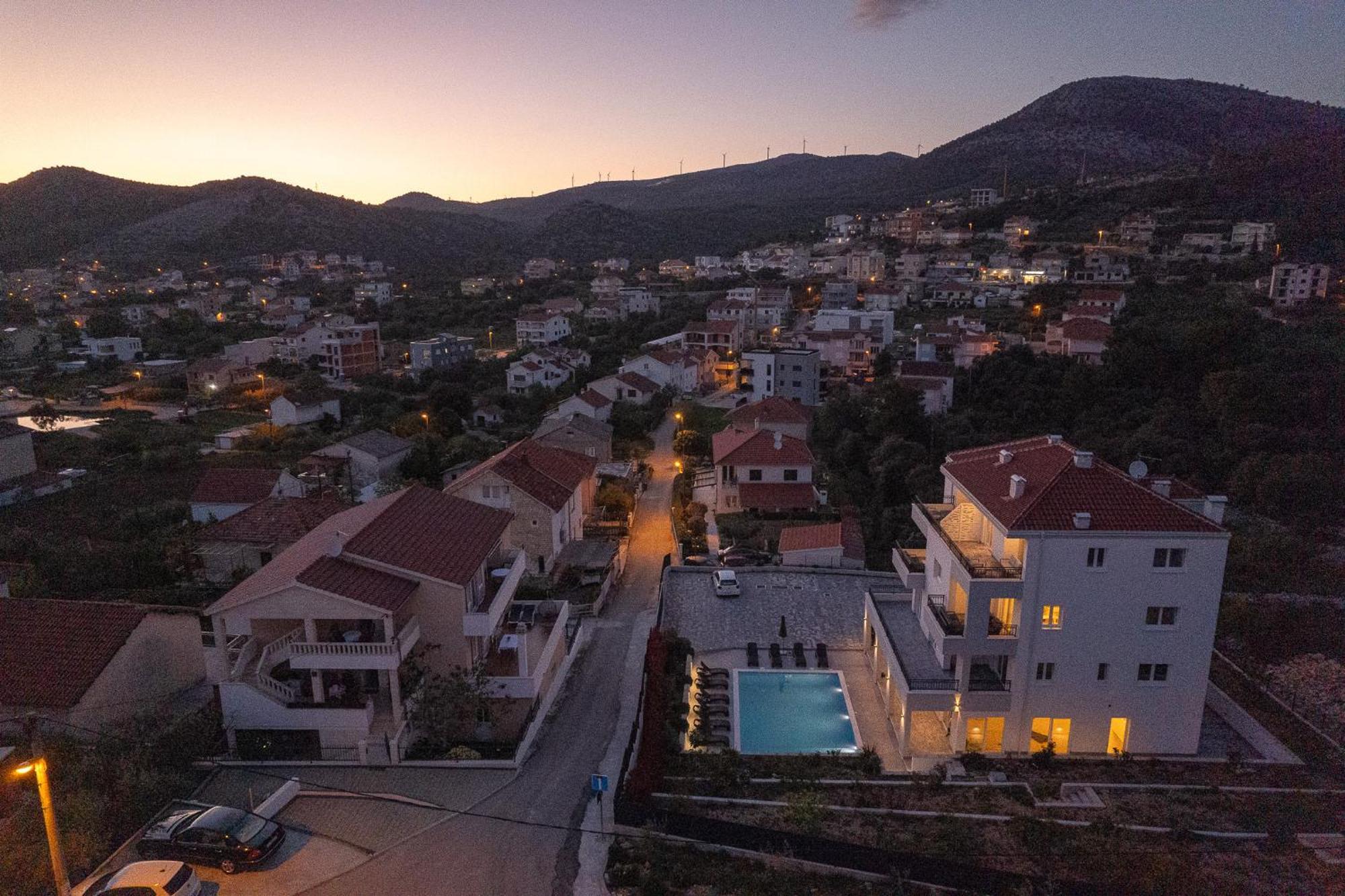 Villa Barbara & Zoran With Free Parking And Heated Swimming Pool Seget Vranjica Zewnętrze zdjęcie