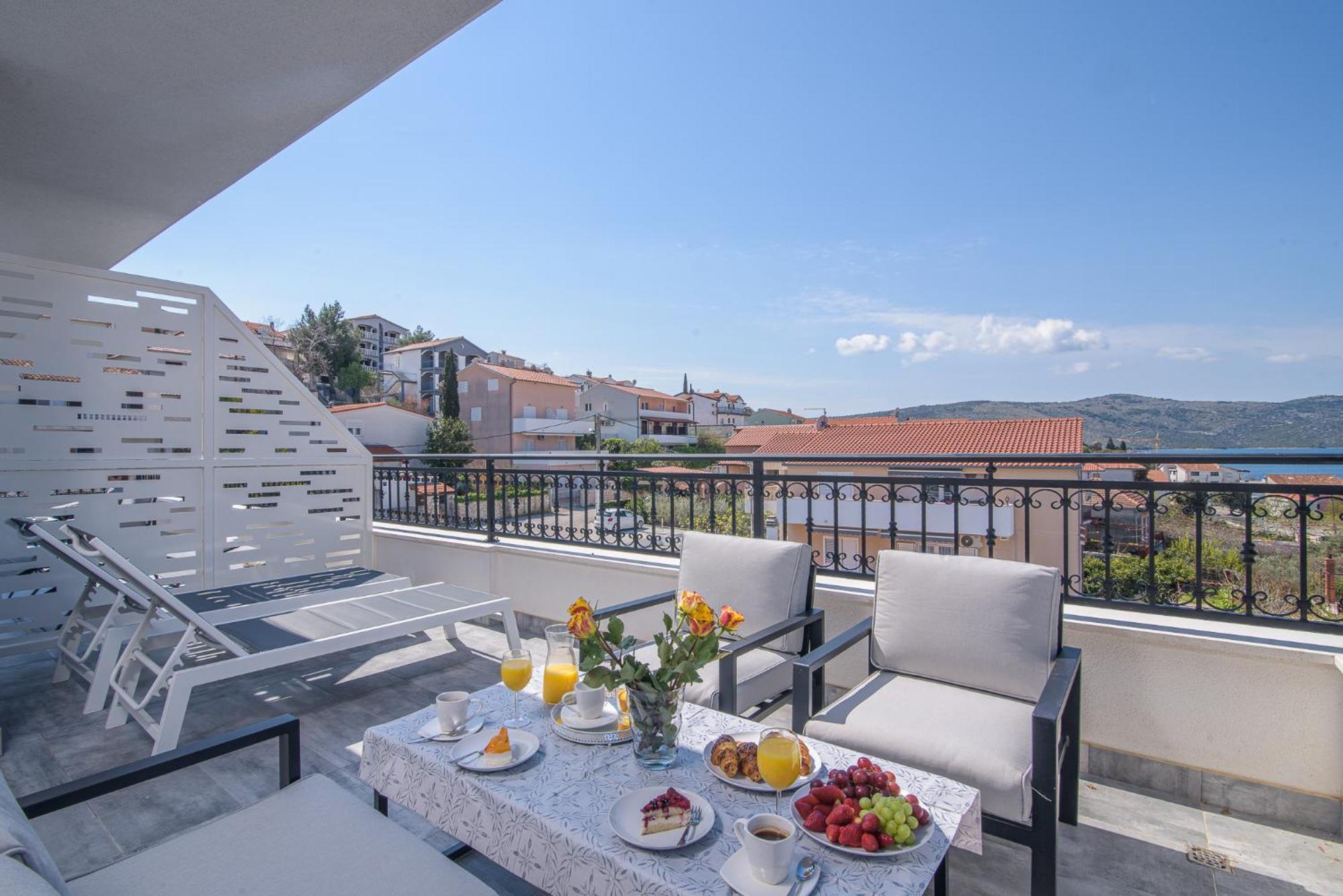 Villa Barbara & Zoran With Free Parking And Heated Swimming Pool Seget Vranjica Zewnętrze zdjęcie