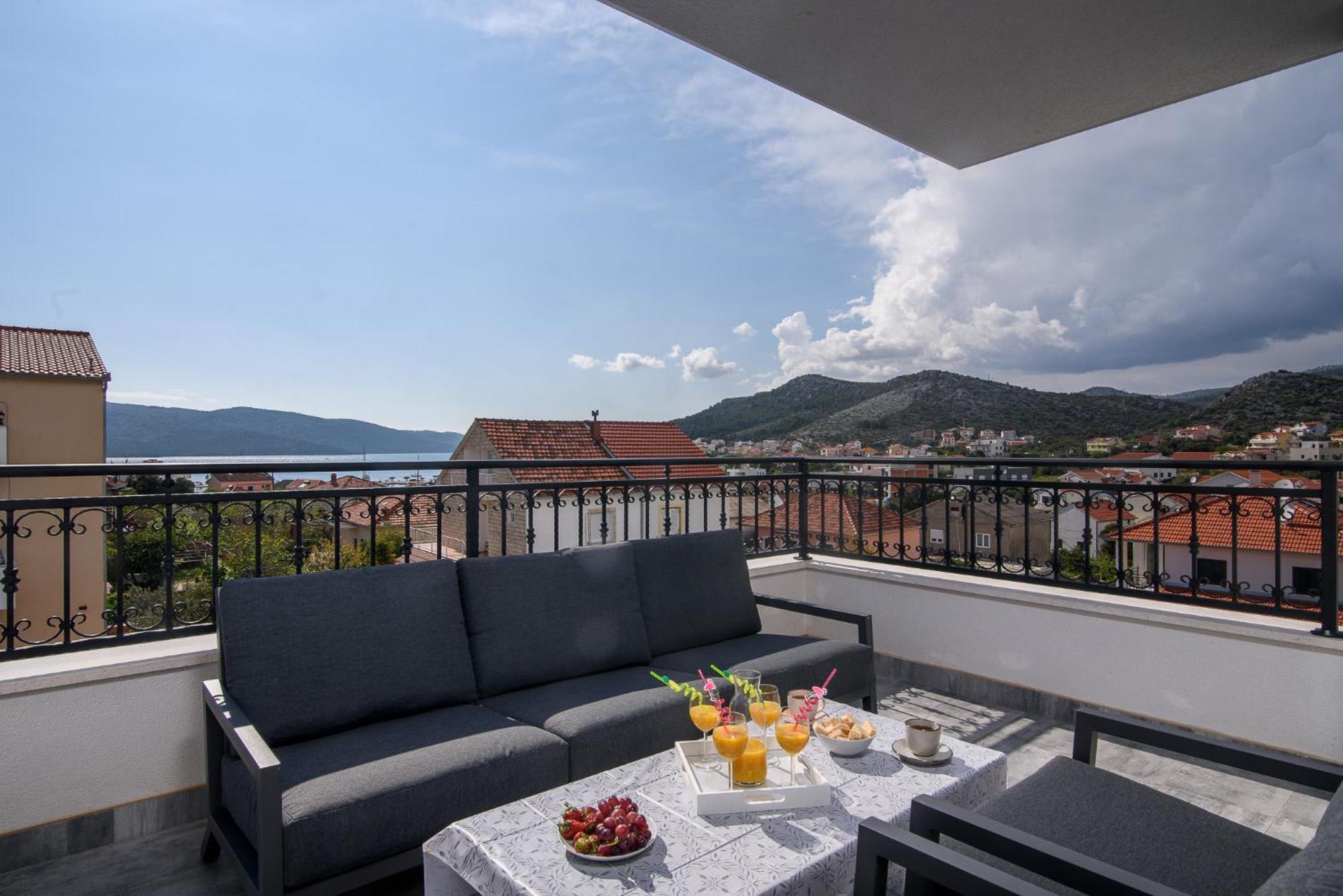 Villa Barbara & Zoran With Free Parking And Heated Swimming Pool Seget Vranjica Zewnętrze zdjęcie