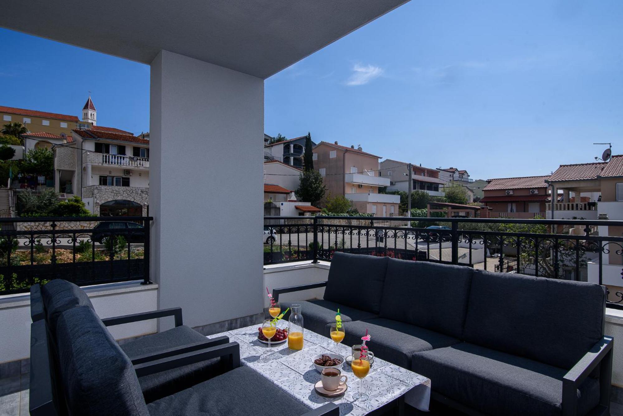 Villa Barbara & Zoran With Free Parking And Heated Swimming Pool Seget Vranjica Zewnętrze zdjęcie