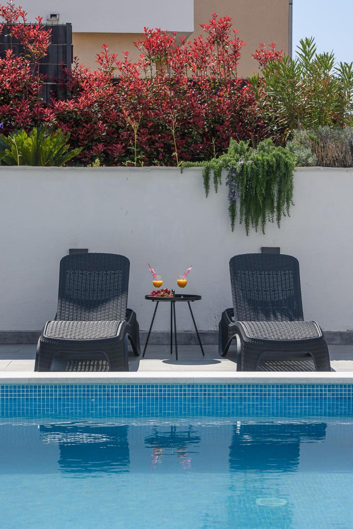 Villa Barbara & Zoran With Free Parking And Heated Swimming Pool Seget Vranjica Zewnętrze zdjęcie