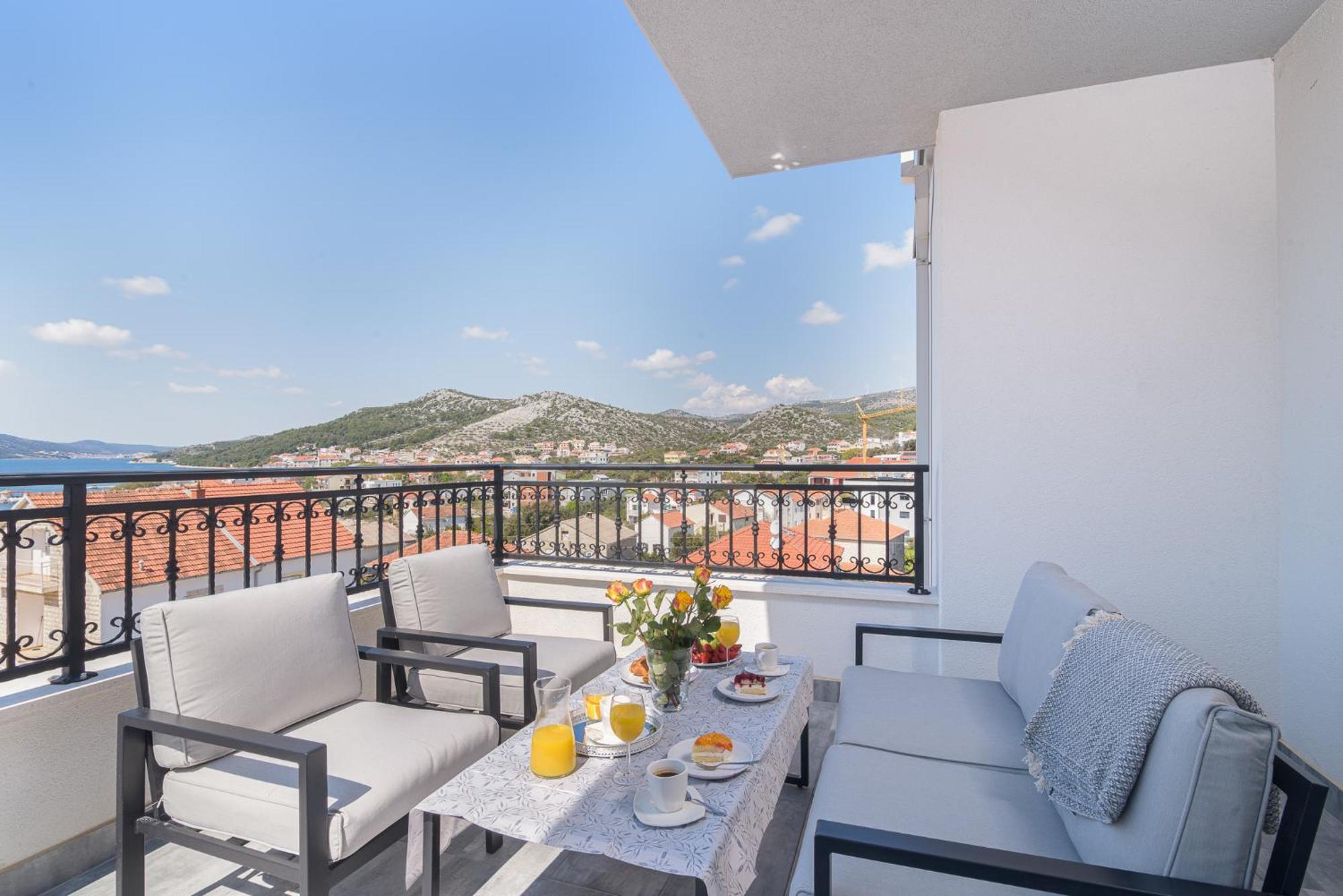 Villa Barbara & Zoran With Free Parking And Heated Swimming Pool Seget Vranjica Zewnętrze zdjęcie