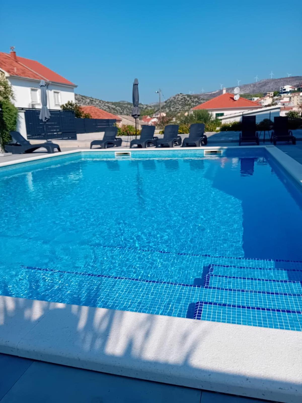 Villa Barbara & Zoran With Free Parking And Heated Swimming Pool Seget Vranjica Zewnętrze zdjęcie